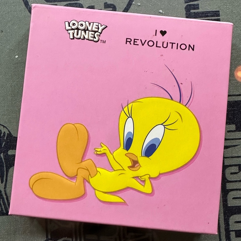 ⚡️Looney Tunes x Revolution Tweety Bird Eyeshadow Palette